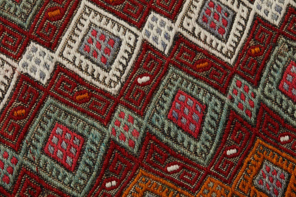 0367690126 VINTAGE RUG FRAGMENT