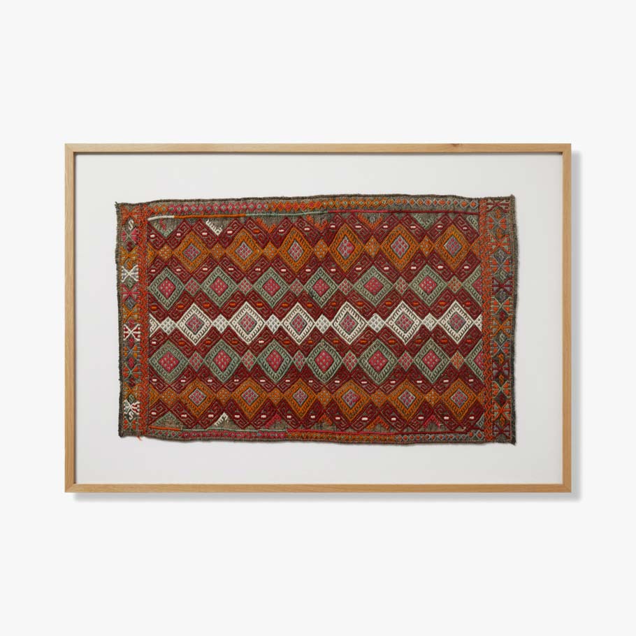 0367690126 VINTAGE RUG FRAGMENT