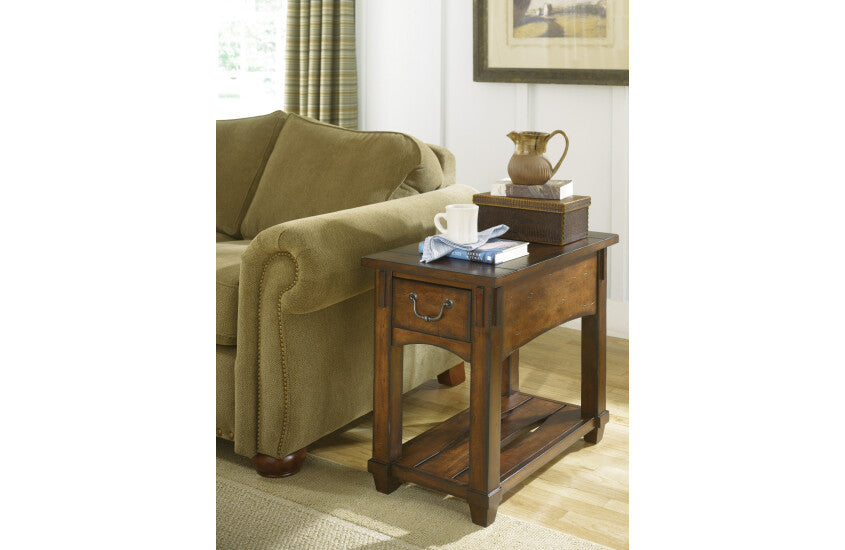 CHAIRSIDE TABLE Room 1
