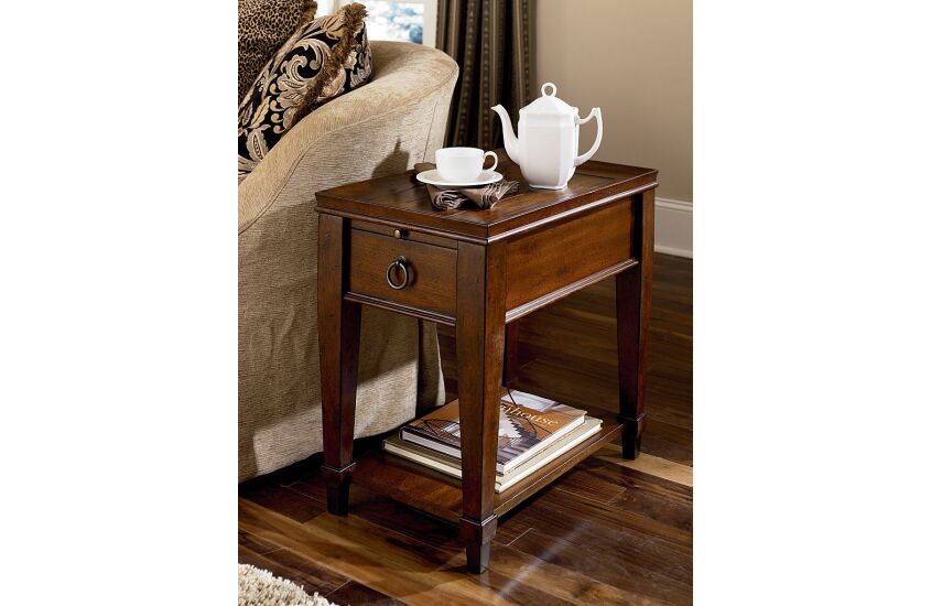 CHAIRSIDE TABLE Room 1