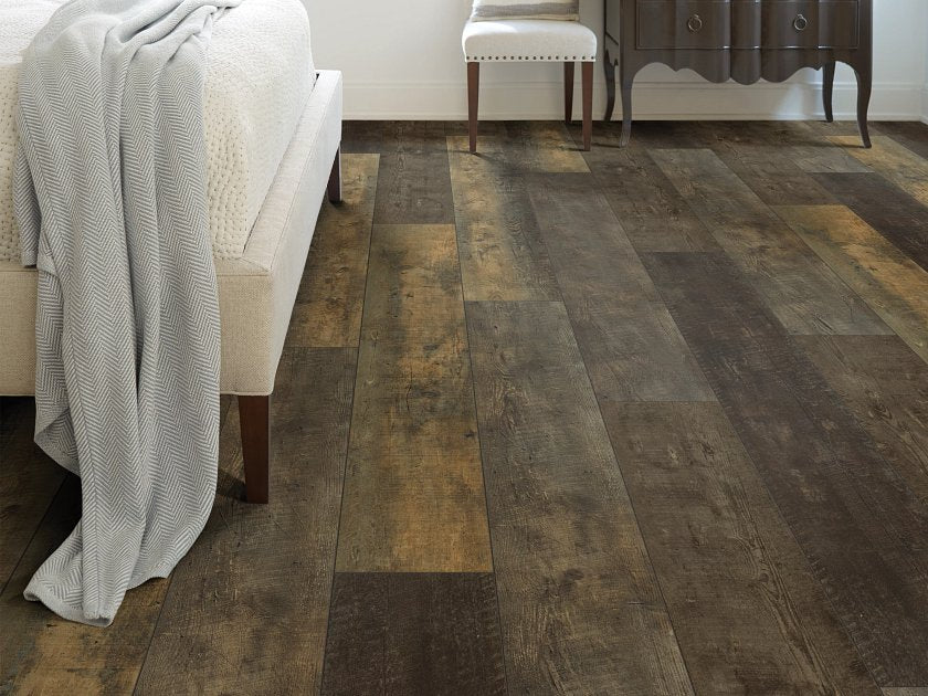 TITAN HD PLUS TIMELESS BARNBO ROOM