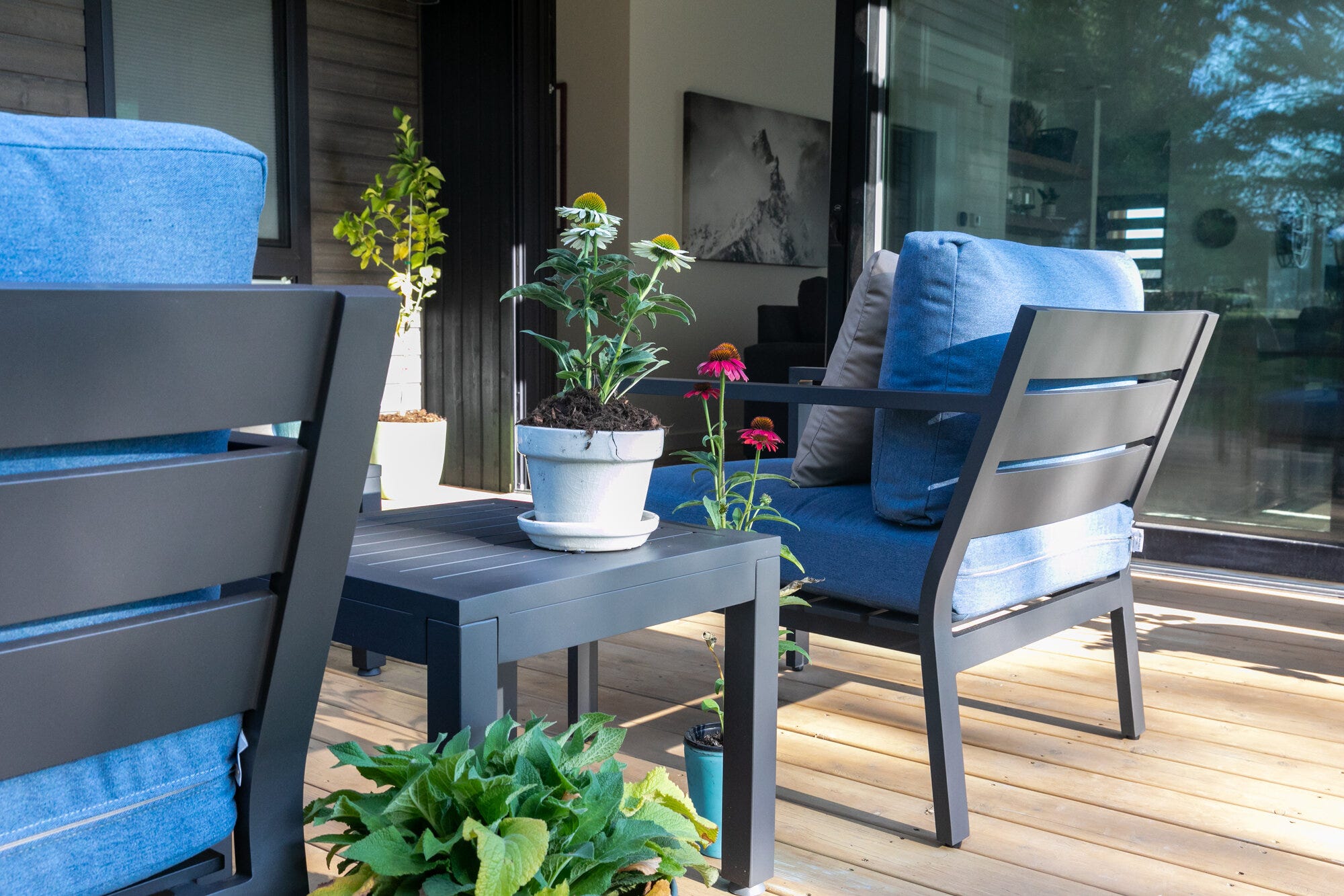 Vegas End Table Image 4