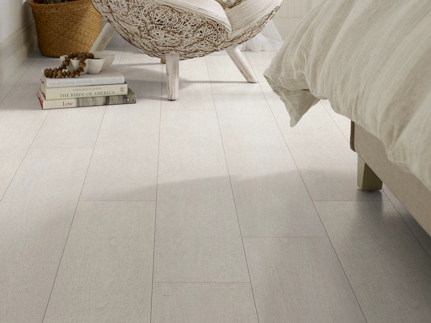 PARAGON HD+NATURAL BEVEL ORIEL ROOM