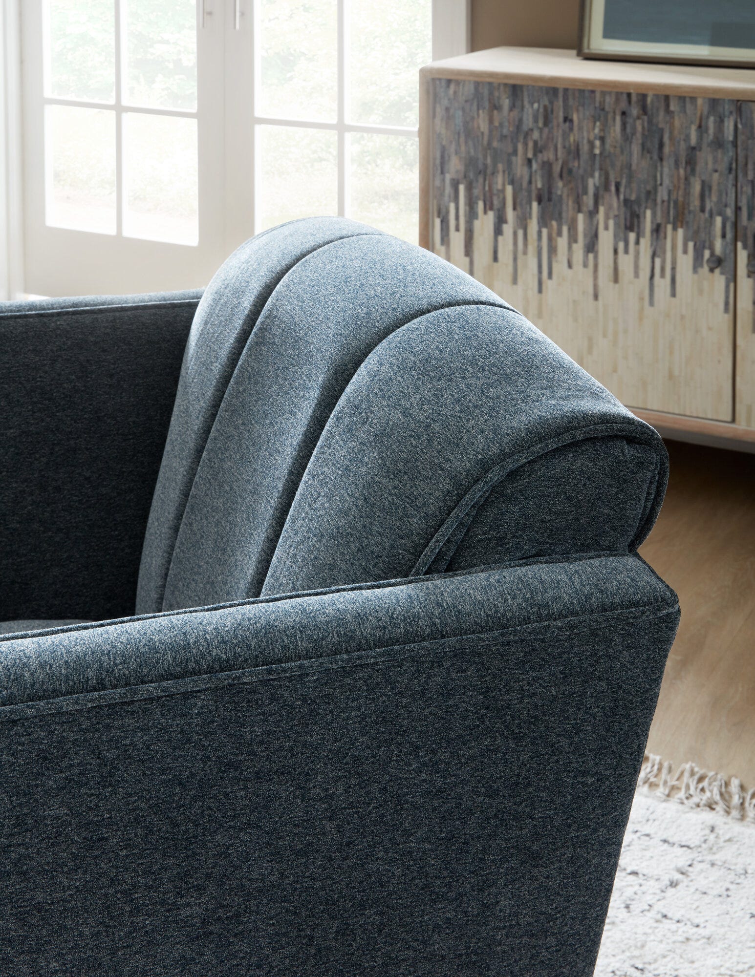 Mila Swivel Chair