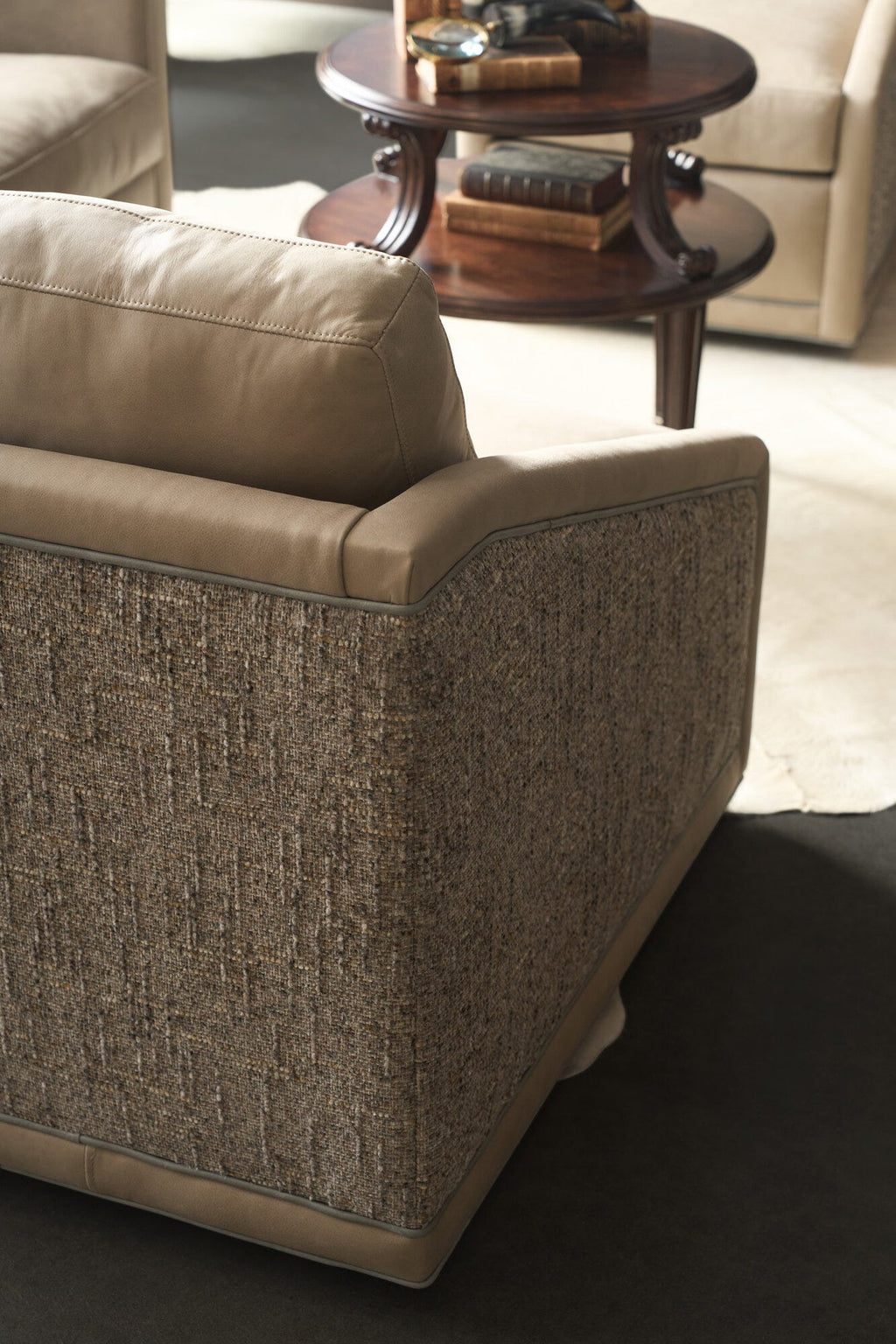 Kaisen Swivel Chair