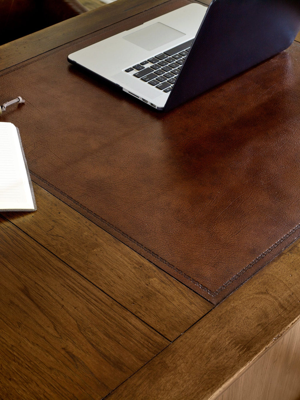 Archivist Executive Desk Detail Image