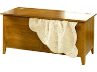 YUTZY WOODWORKING Jamestown Blanket Chest 56078