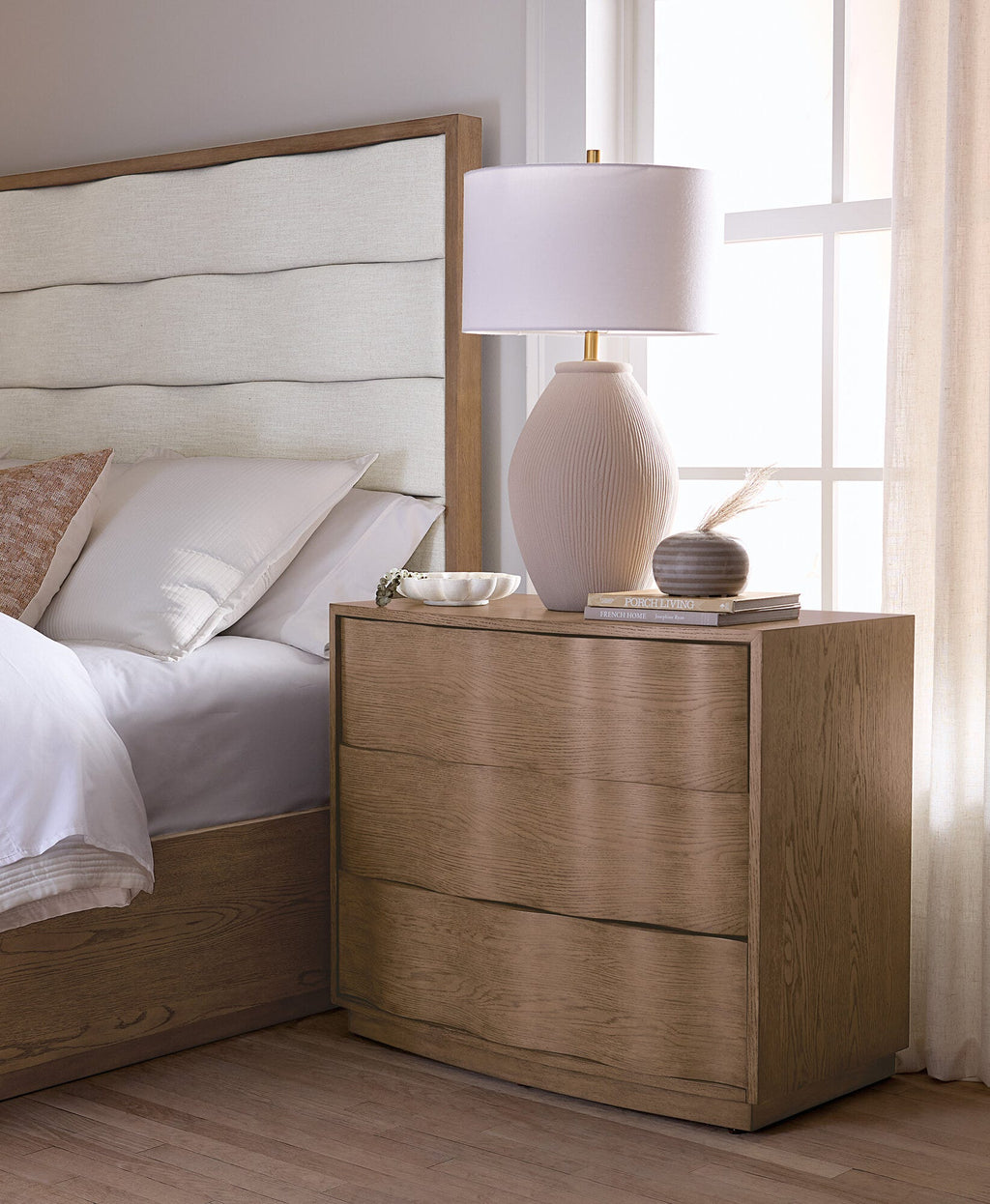 Sonnet Bachelors Chest Room Image