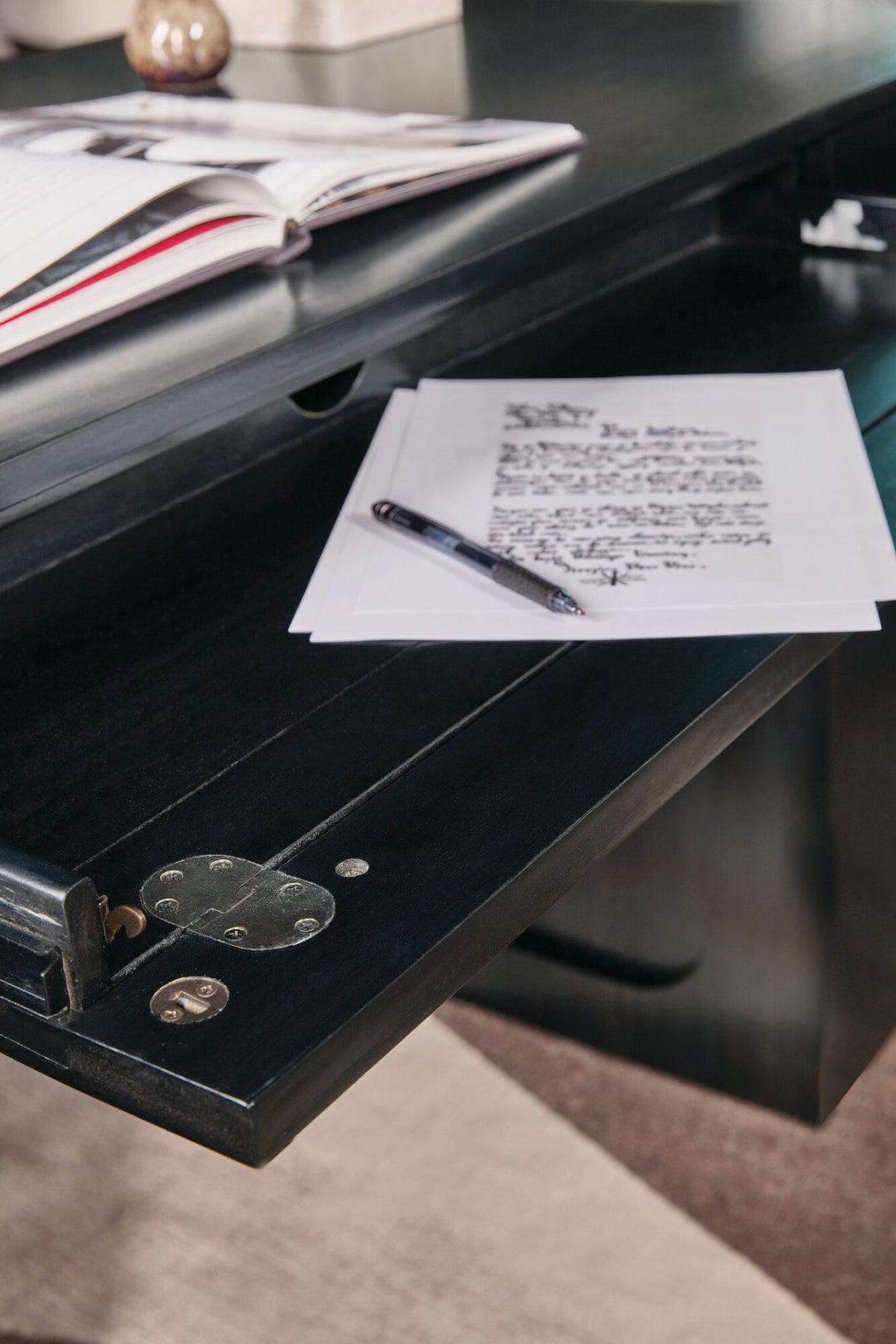 Kenzo Lift Adjustable-Height Desk - Detail View 2