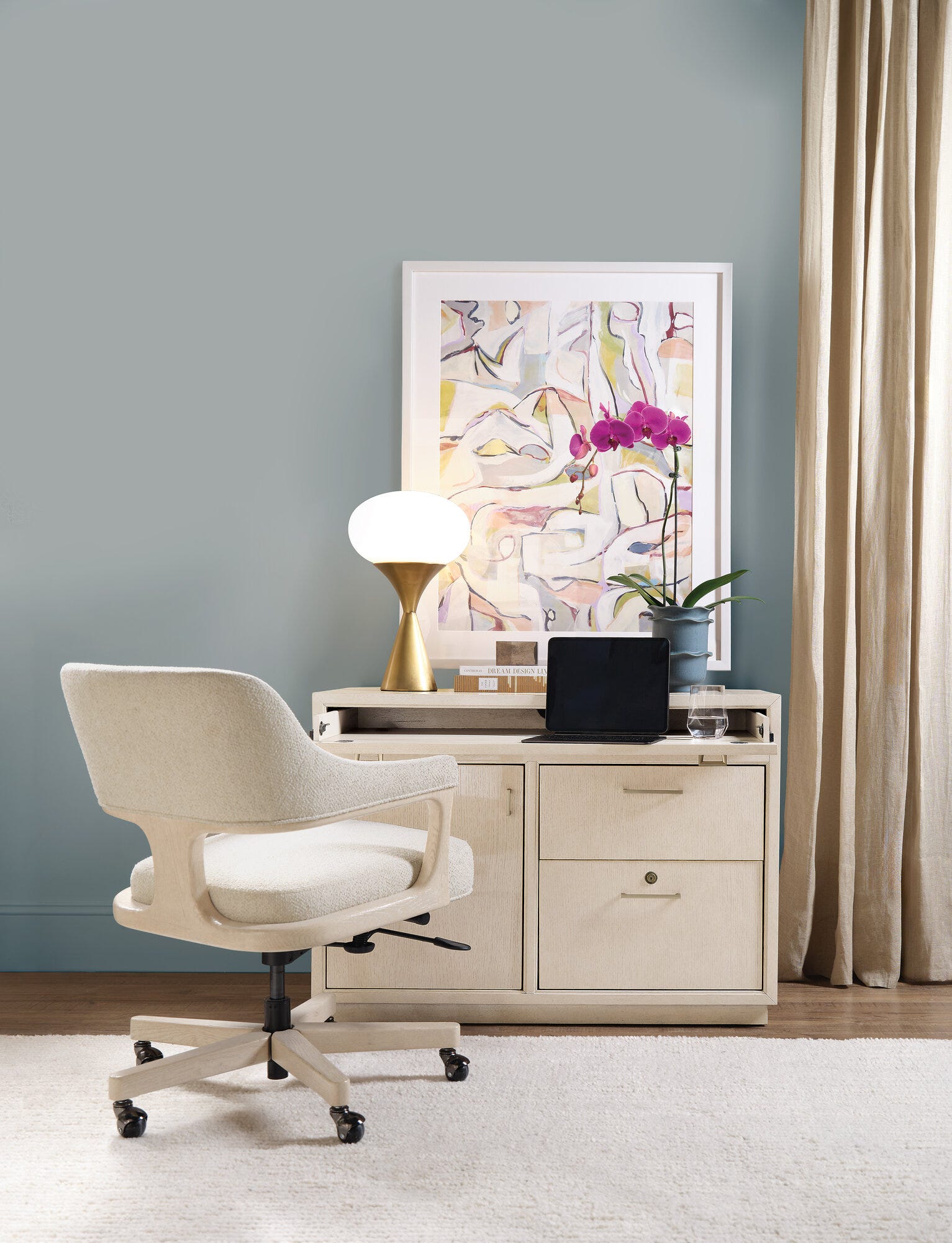 Marlowe Workstation Room Image 2