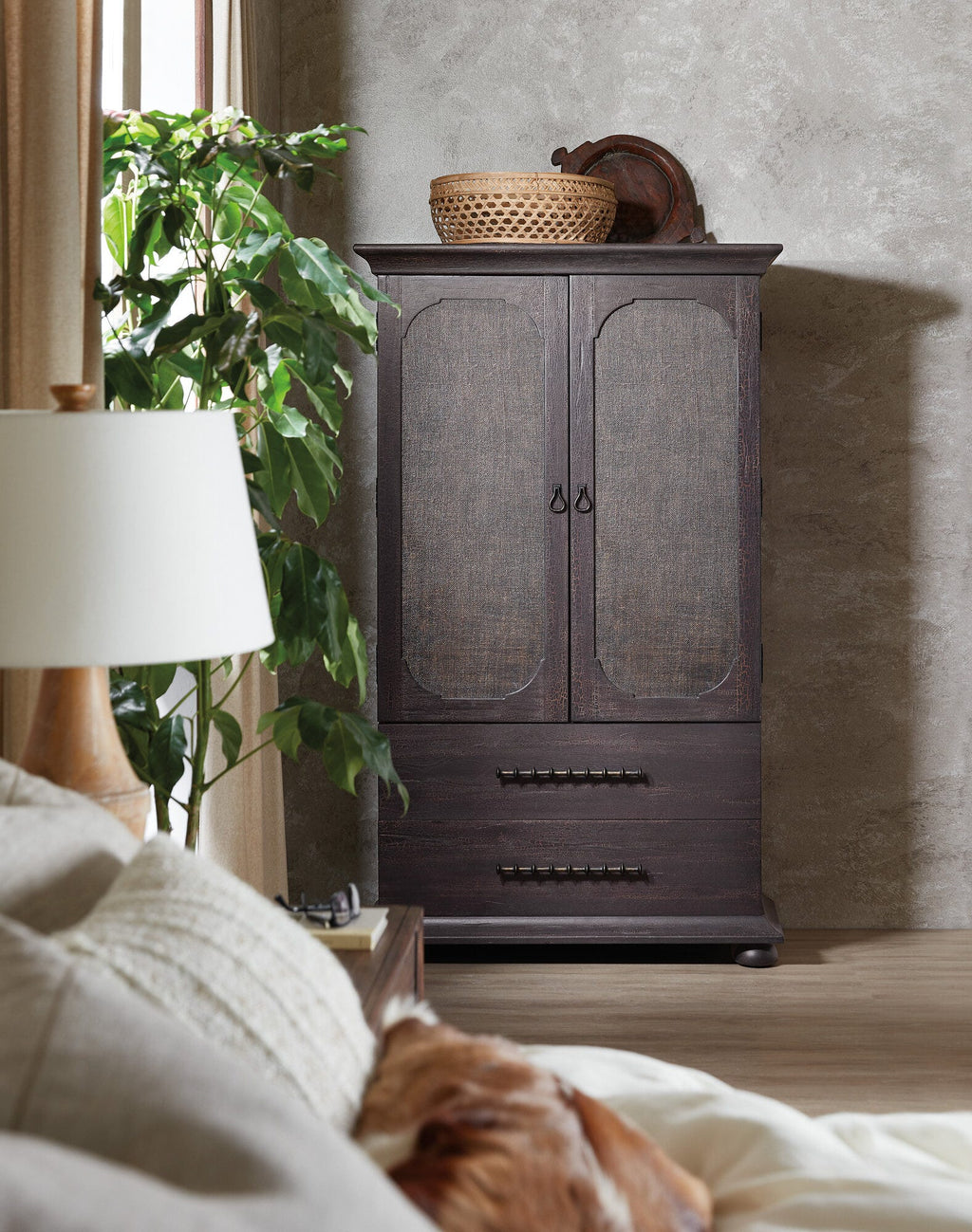 Big Sky Small Wardrobe Room Image 1