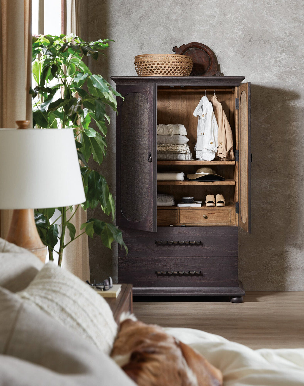 Big Sky Small Wardrobe Room Image 2