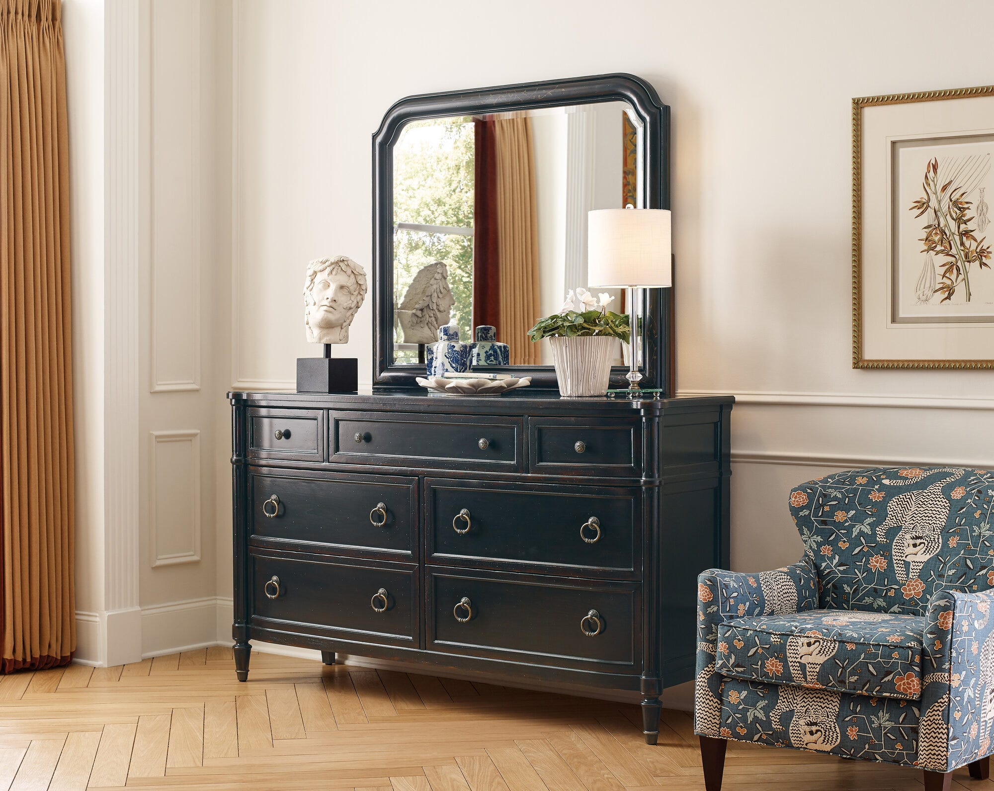 Charleston Mirror Room Image 1