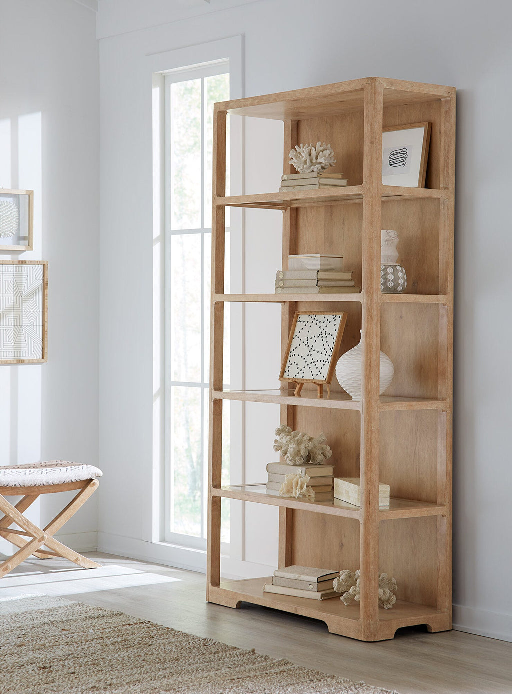 Retreat Etagere Room Image