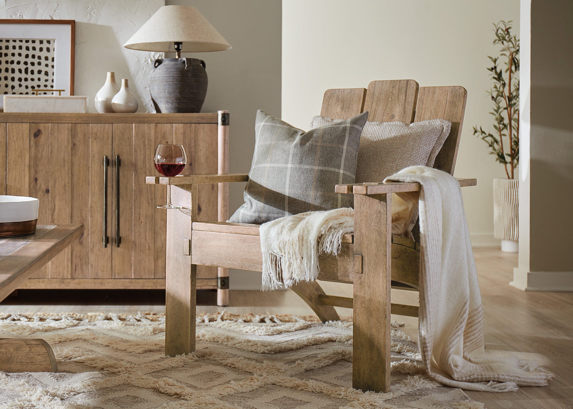 Vineyard Row Accent Chair Room Image 1