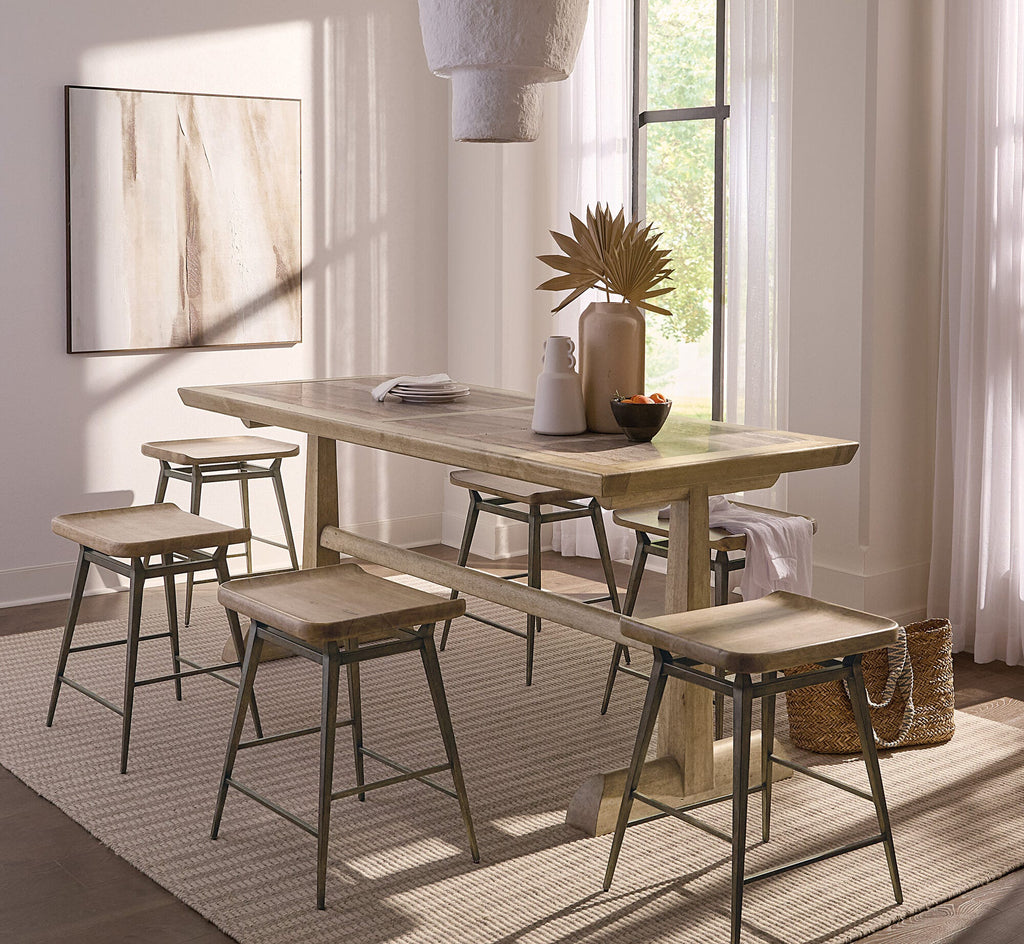Vineyard Row Friendship Table Room Image