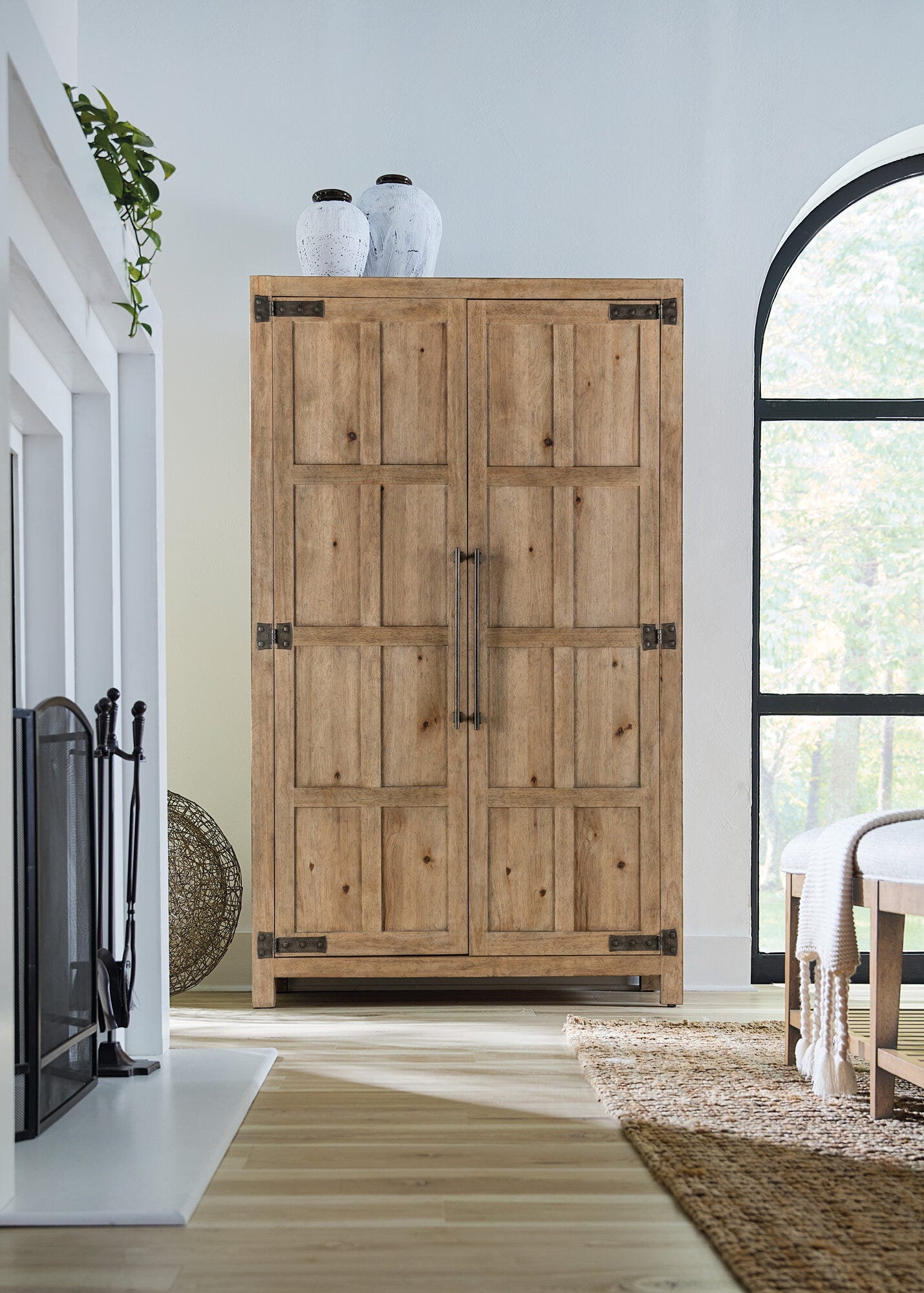 Vineyard Row Wardrobe Room Image 1