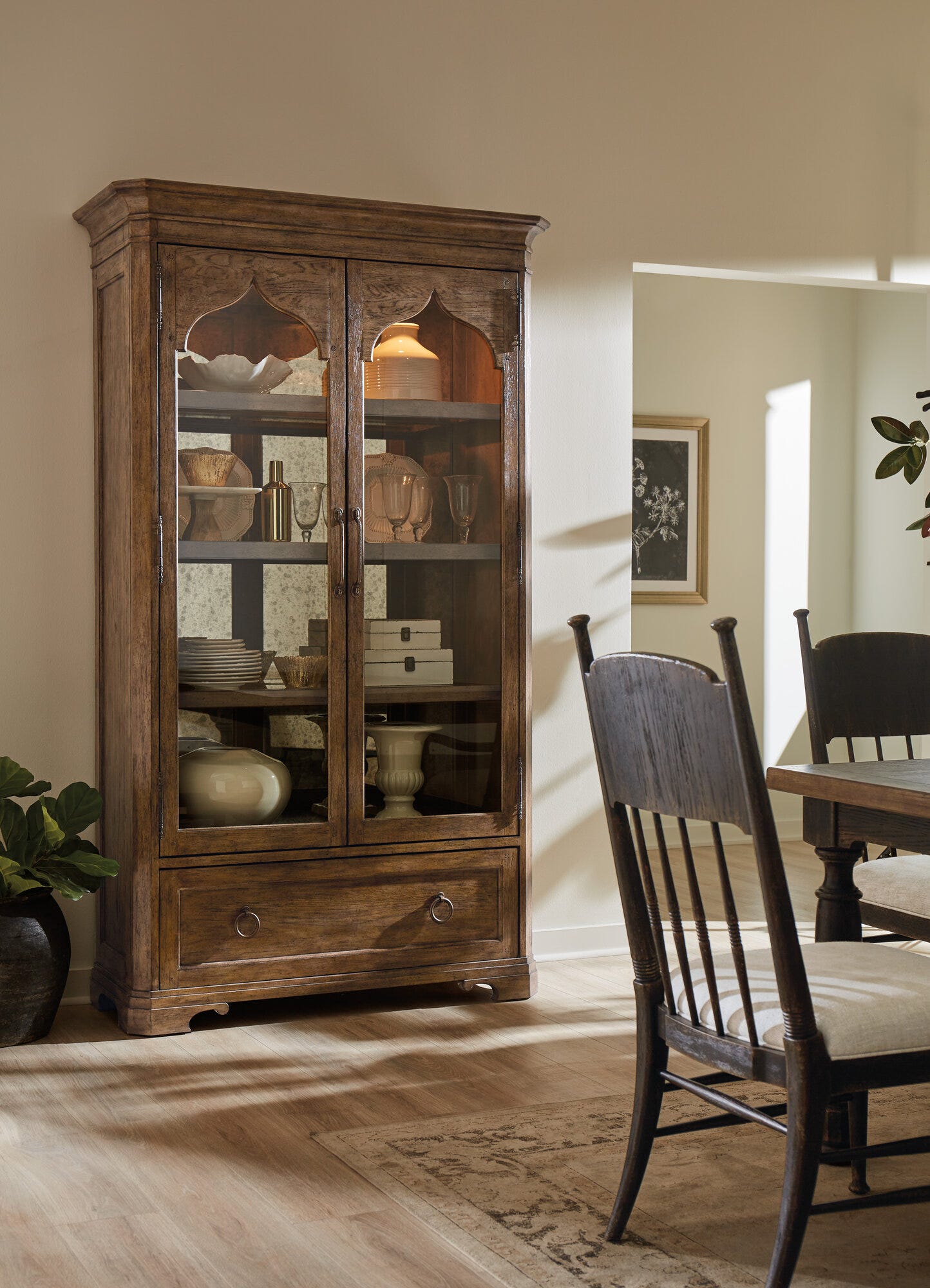 Americana Display Cabinet Room Image