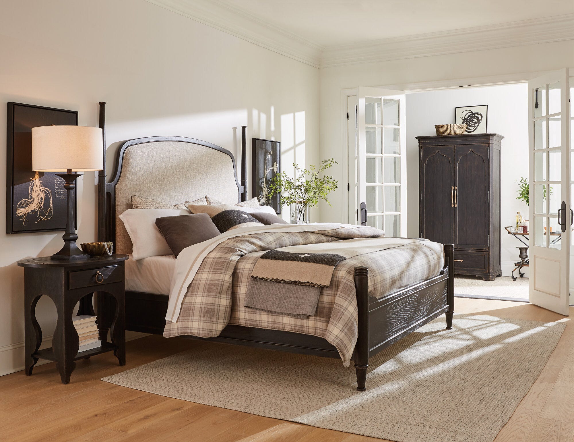 Americana One-Drawer Oval Nightstand Room Image 2