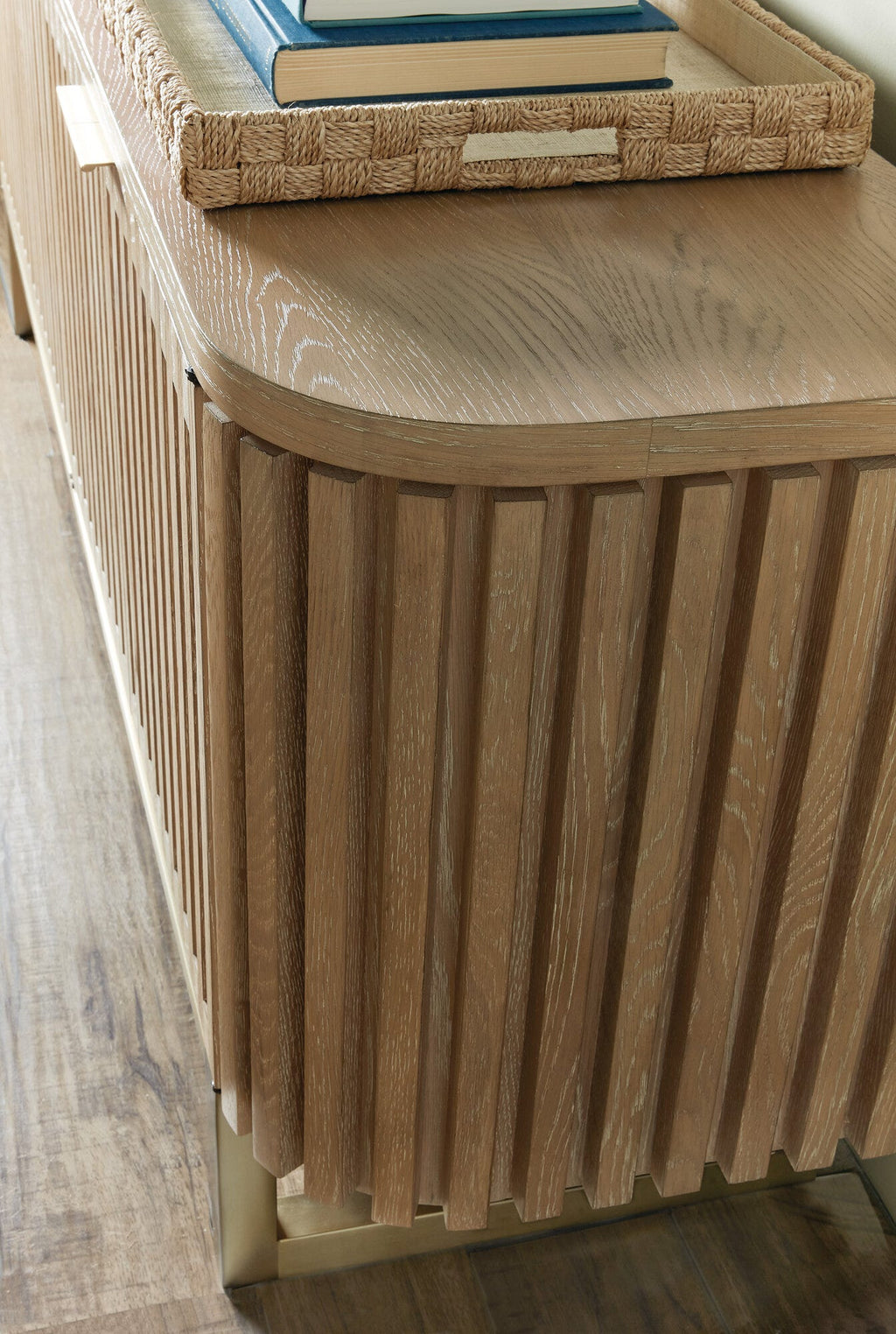 Commerce and Market Easton Entertainment Console