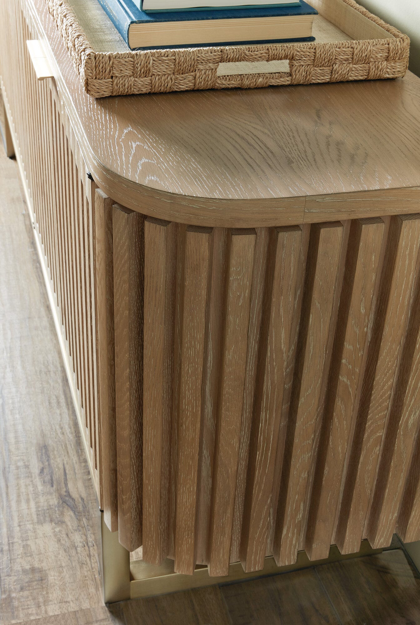 Commerce and Market Easton Entertainment Console