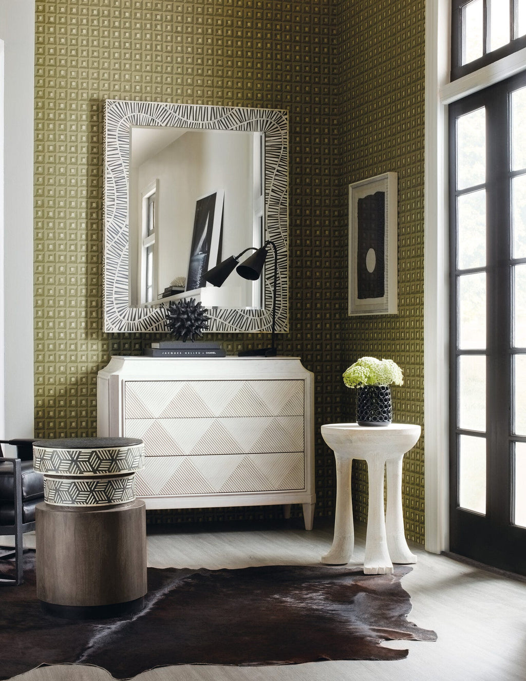 Commerce & Market Vector Round Side Table