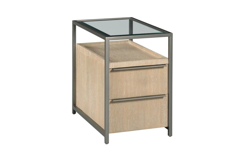 CHARGING CHAIRSIDE TABLE Primary