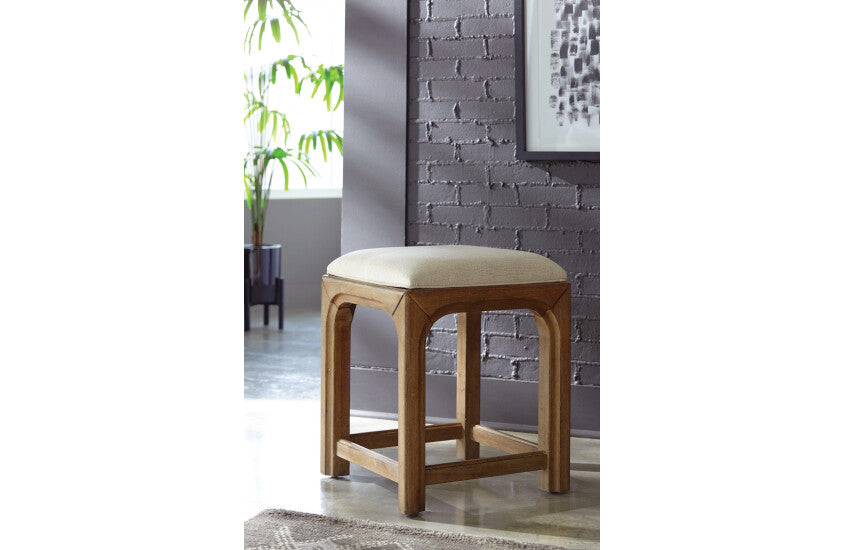 BAR STOOL Room 1