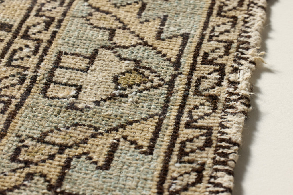 0490990019 VINTAGE RUG FRAGMENT