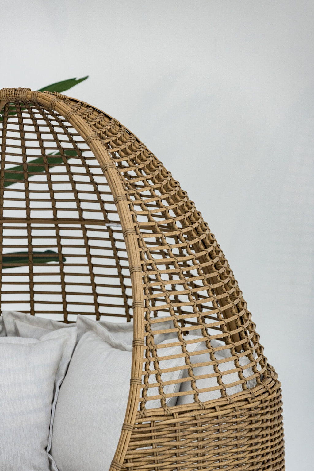 Playa Daybed in Soothe Pearl w/ Flange Welt