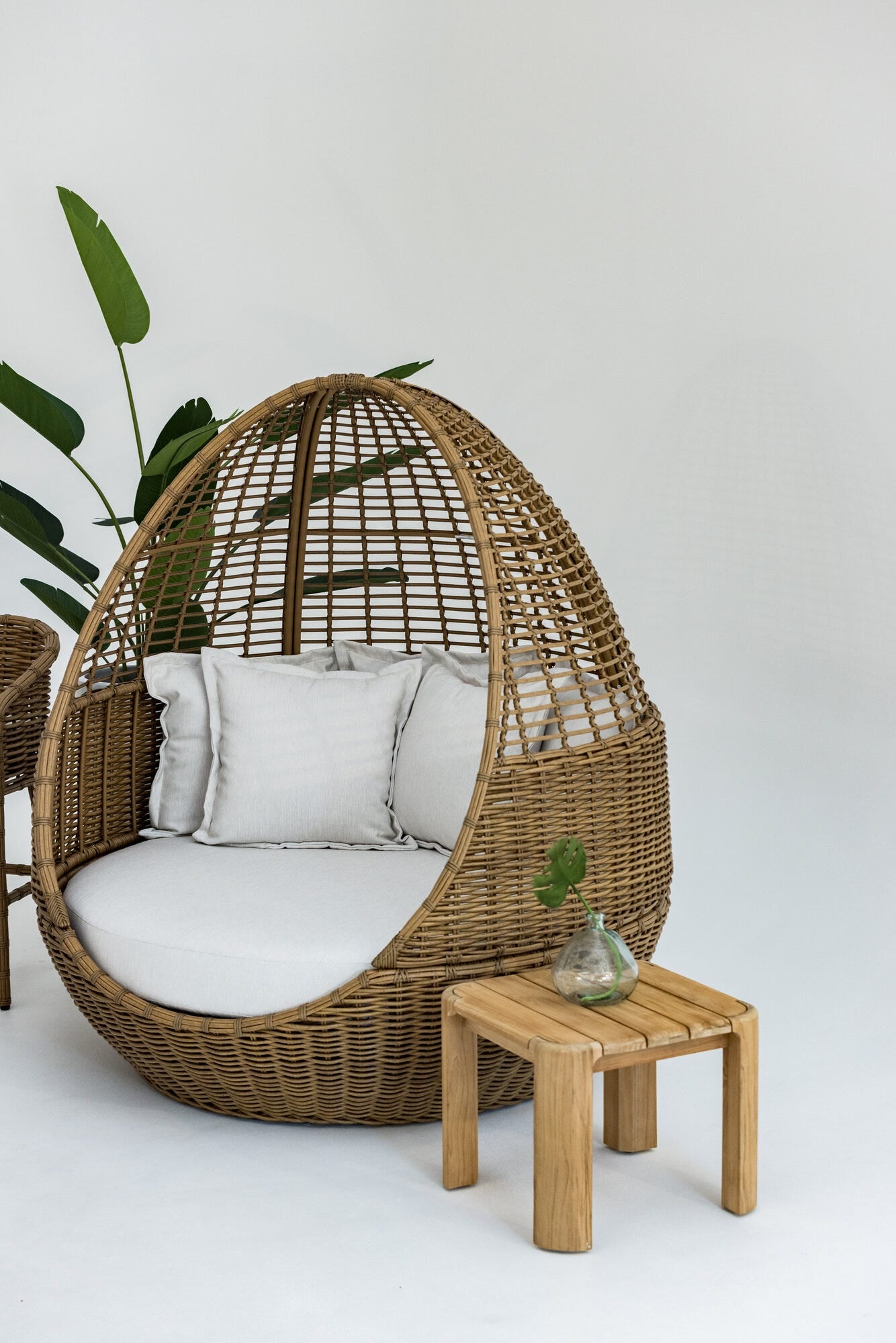 Playa Daybed in Soothe Pearl w/ Flange Welt