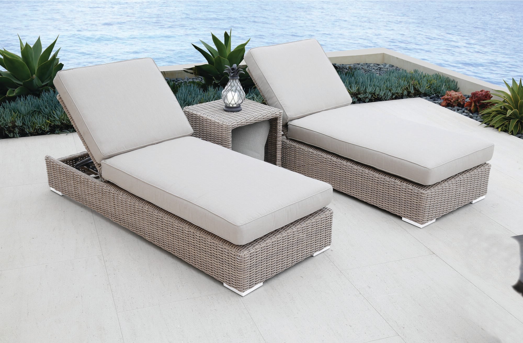 Coronado Chaises