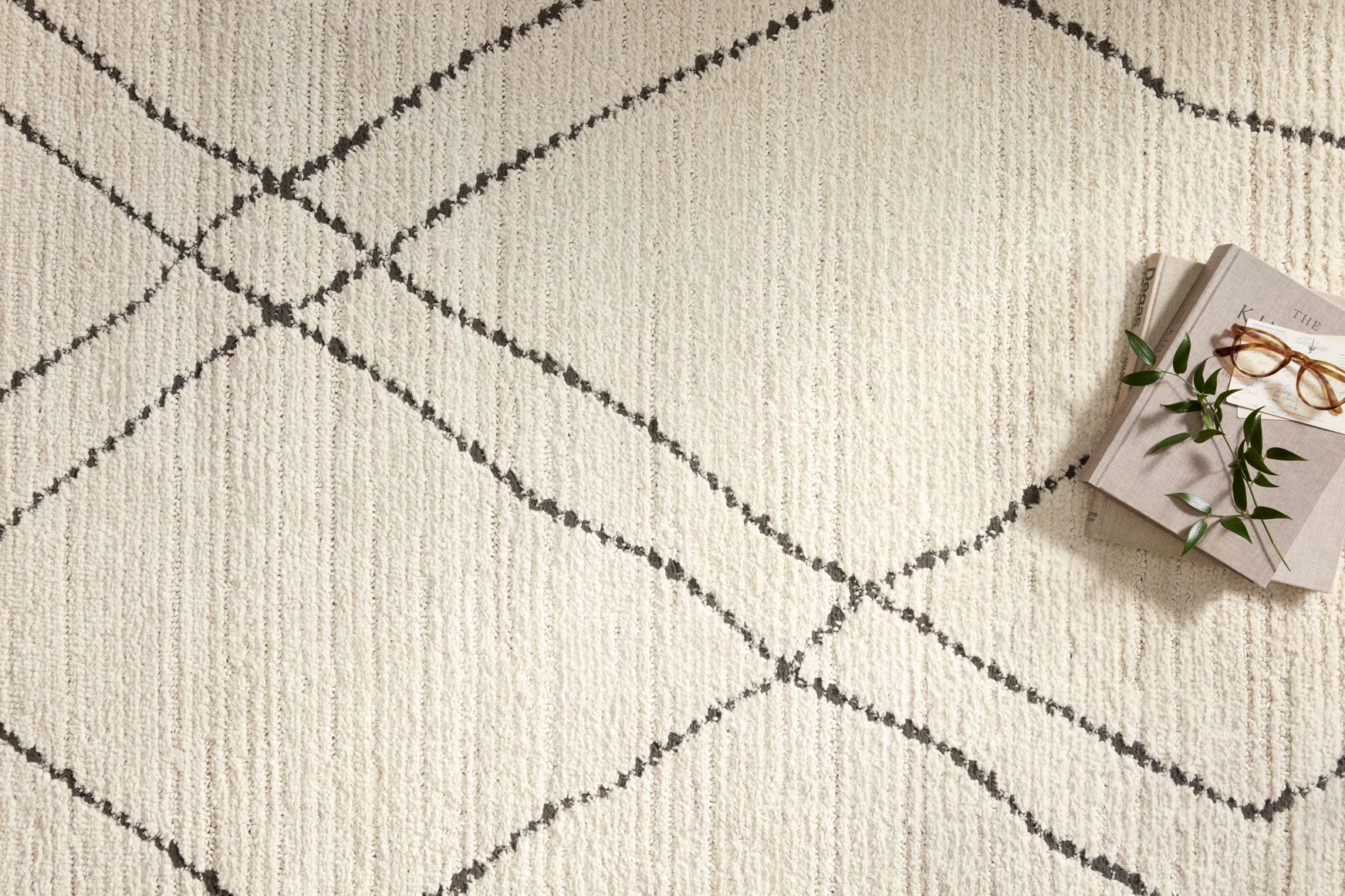 FAB-02 IVORY / CHARCOAL