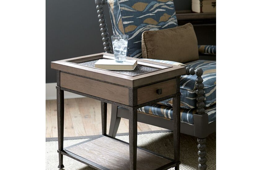 CHAIRSIDE TABLE Room 1