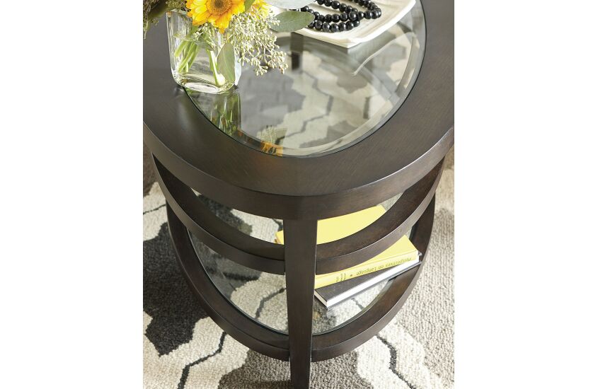 ROUND COCKTAIL TABLE Room 2