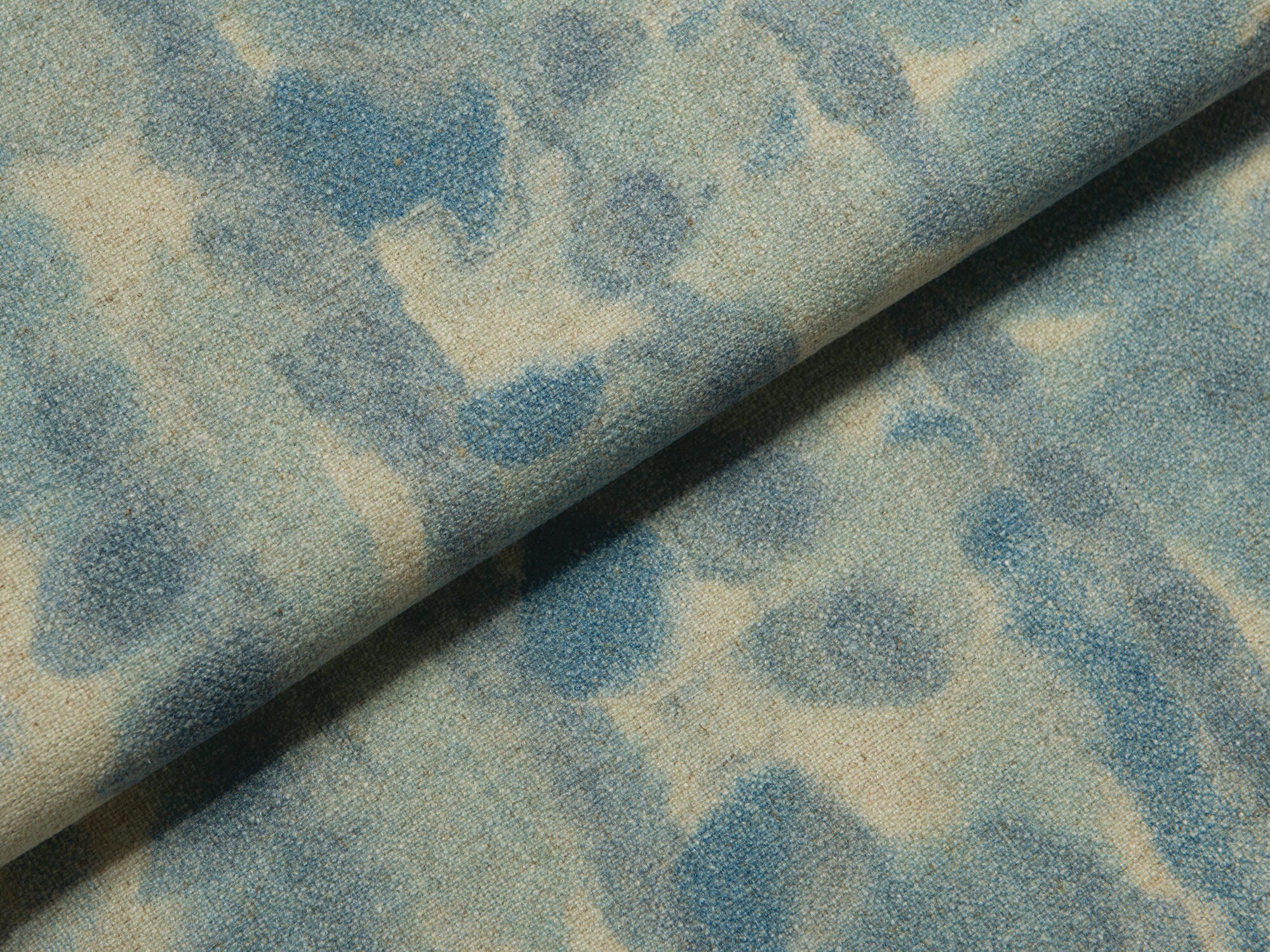 Kaia Mineral Fold