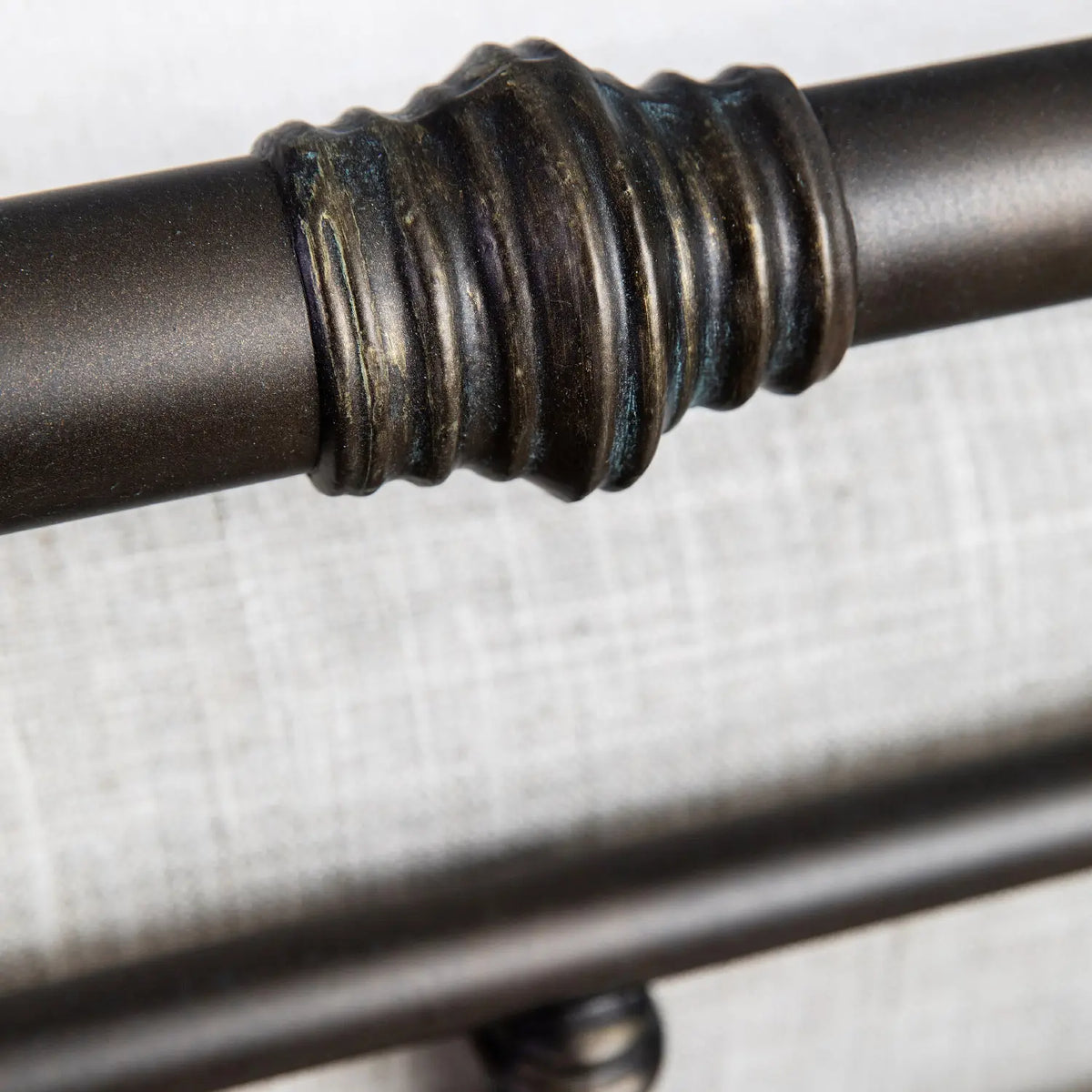 Laredo 7040 queen CBMPF Aged Bronze finish closeup