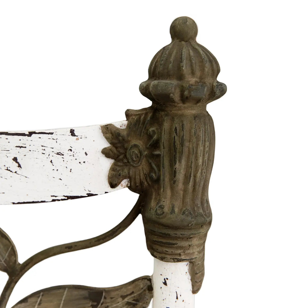Laurel 1364 queen CBMPF VintageWhite finish closeup C