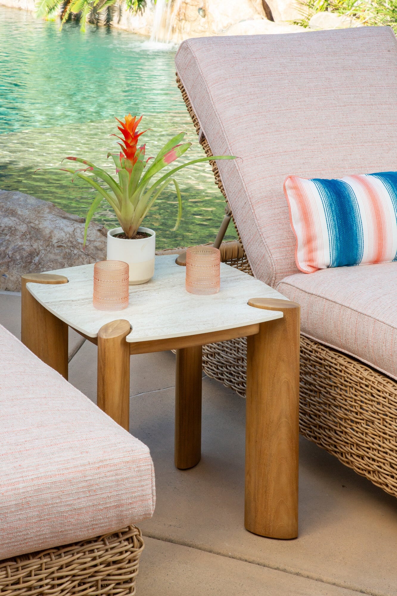 Margaritaville Somerset End Table Detail Image