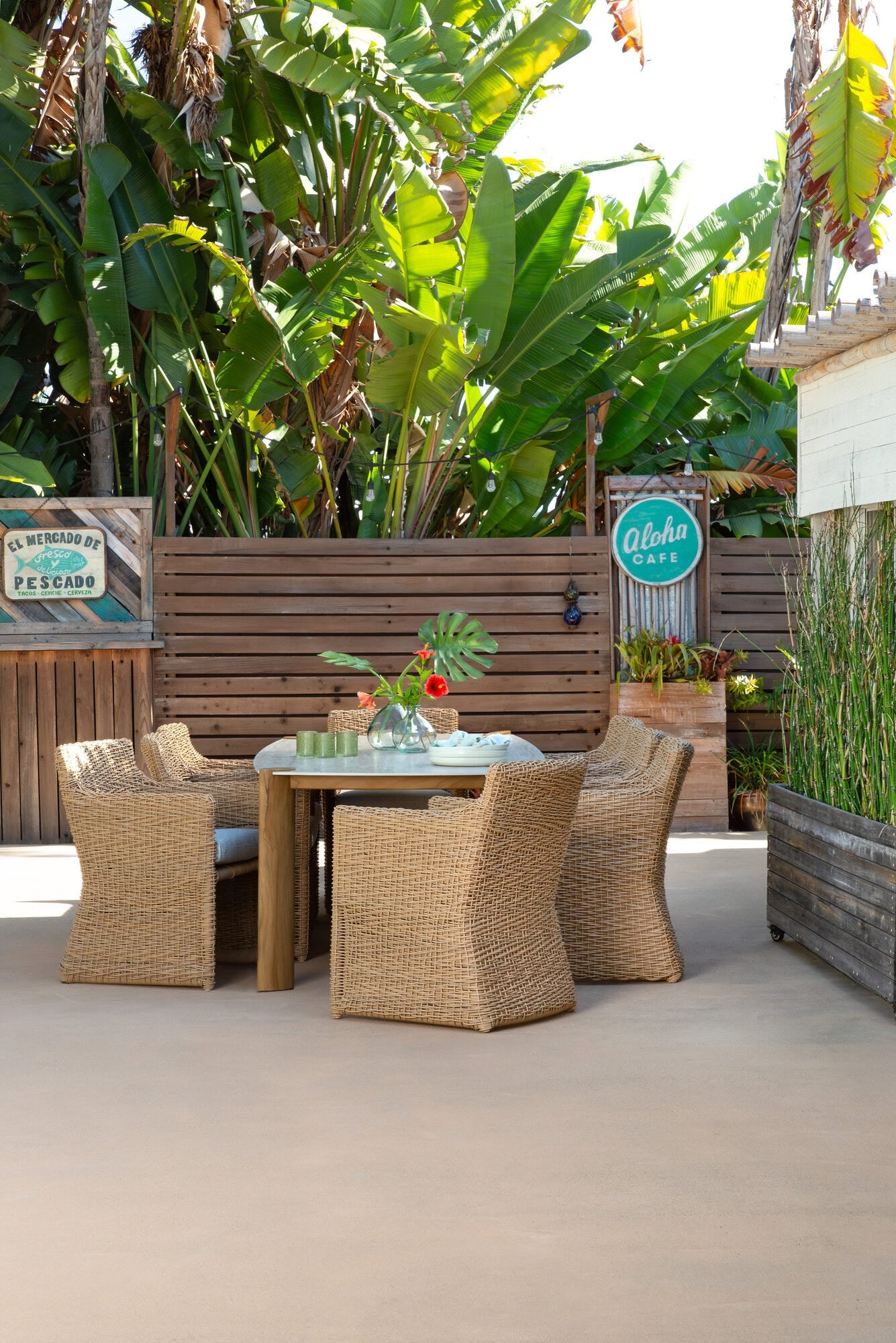 Margaritaville Somerset Rectangular Dining Table