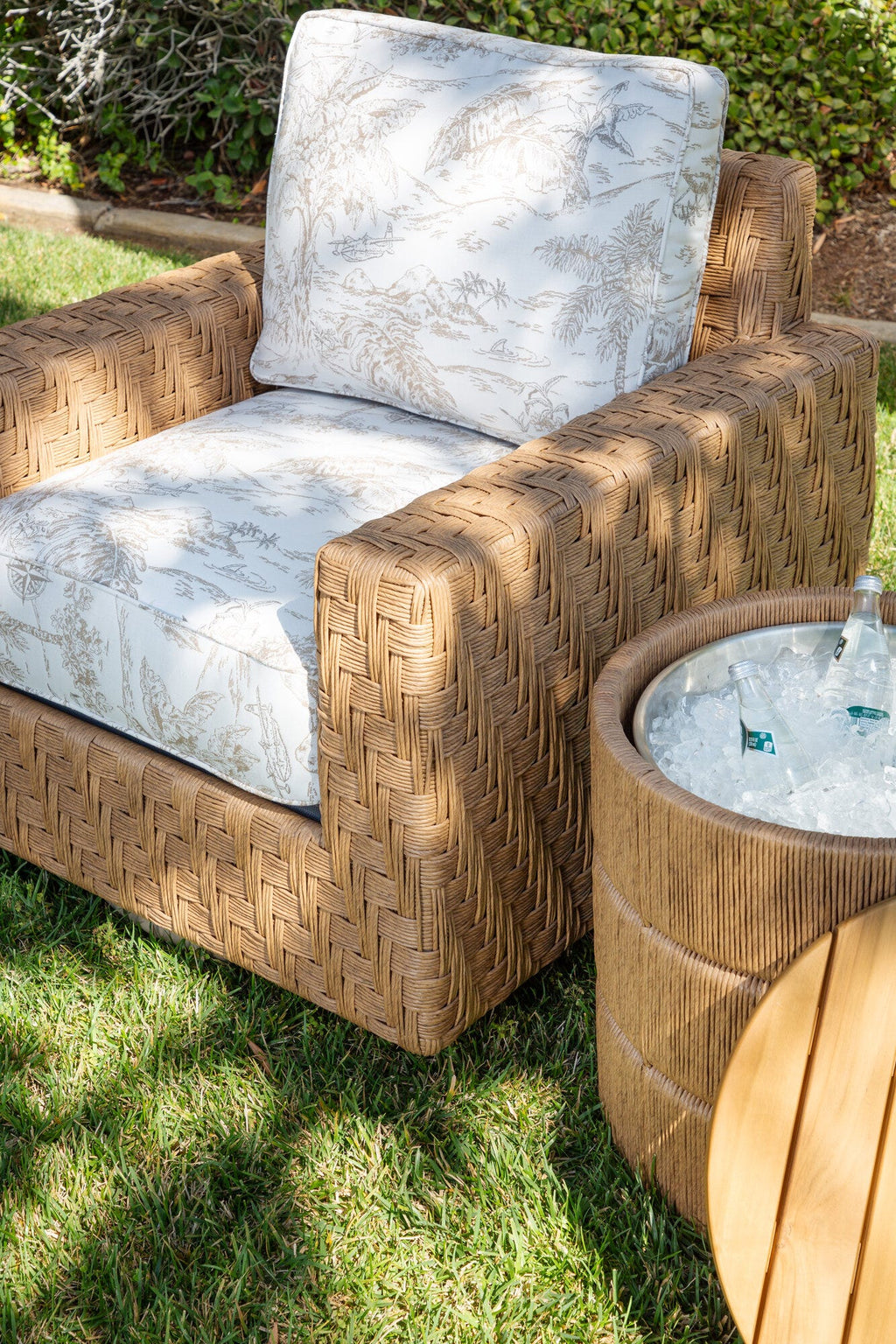 Margaritaville Avalon Wicker Storage End Table