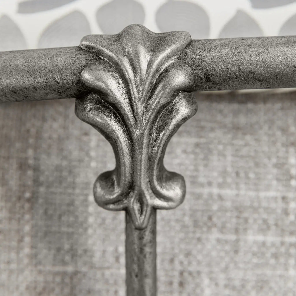 Merrick 1042 queen CBMPF Silver Bisque finish closeup