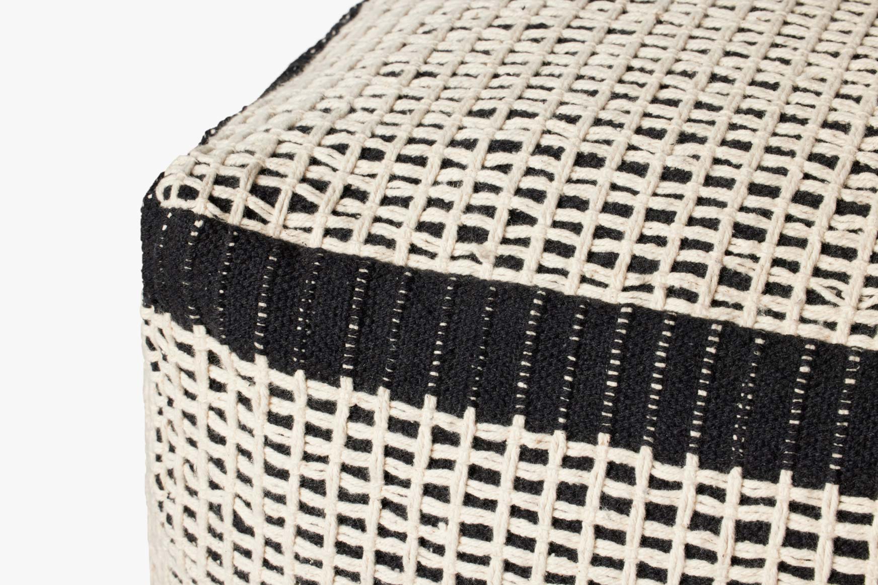 LPF0040 BLACK / IVORY