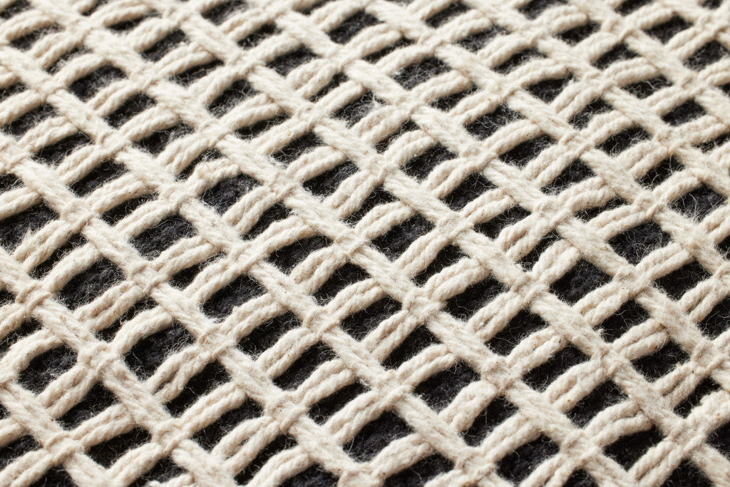 LPF0040 BLACK / IVORY