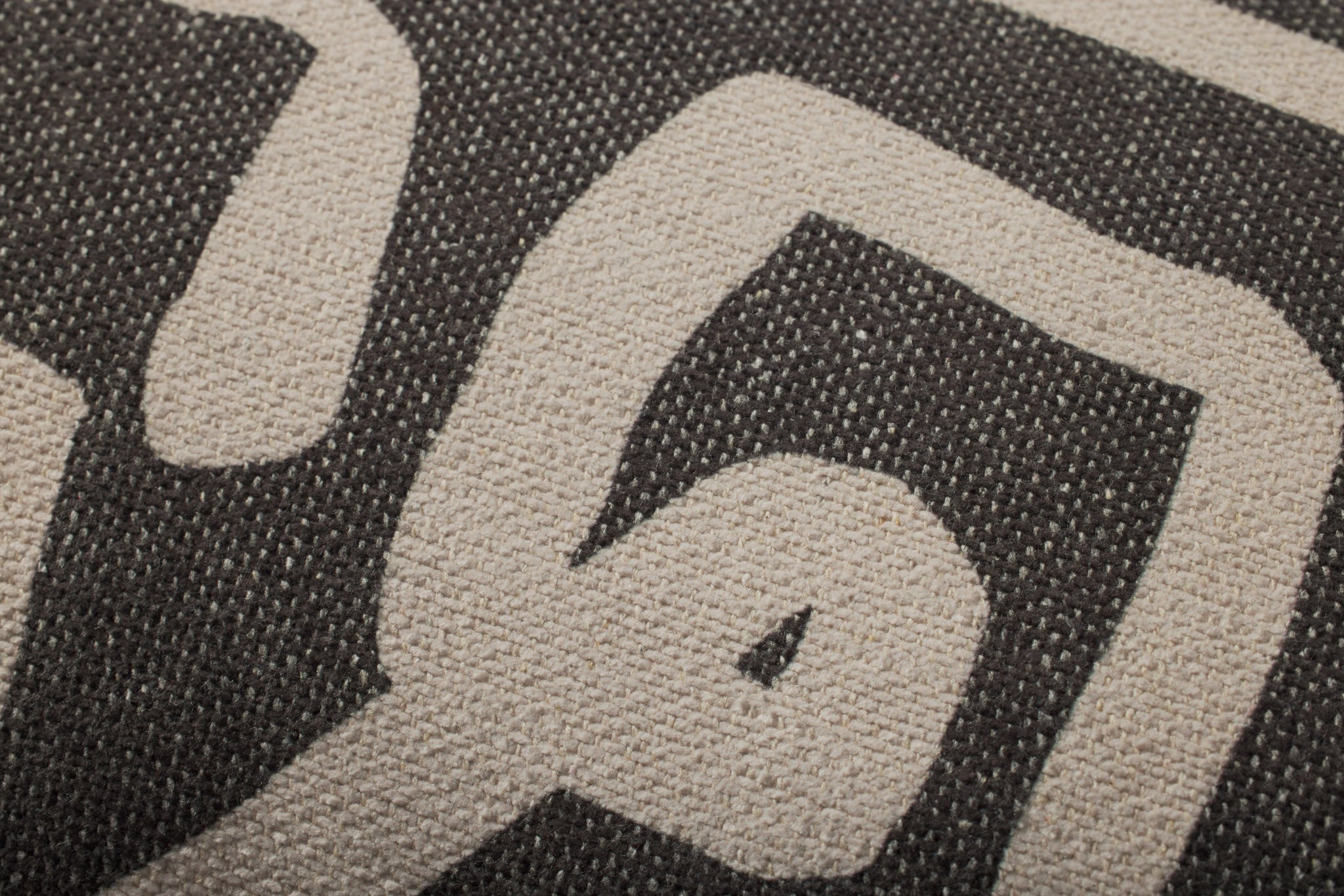 PBR0010 CHARCOAL / NATURAL