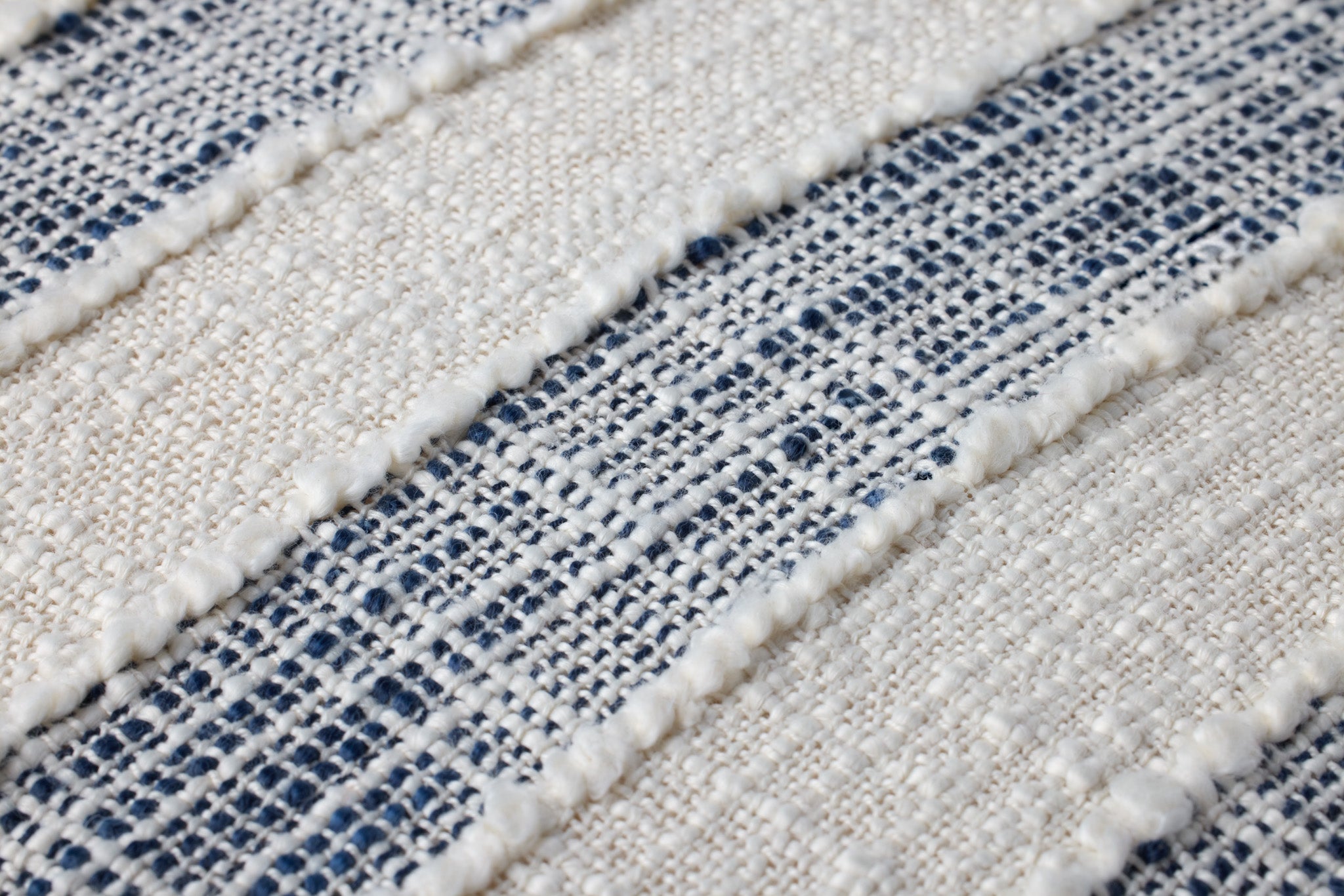 PLL0134 BLUE / IVORY