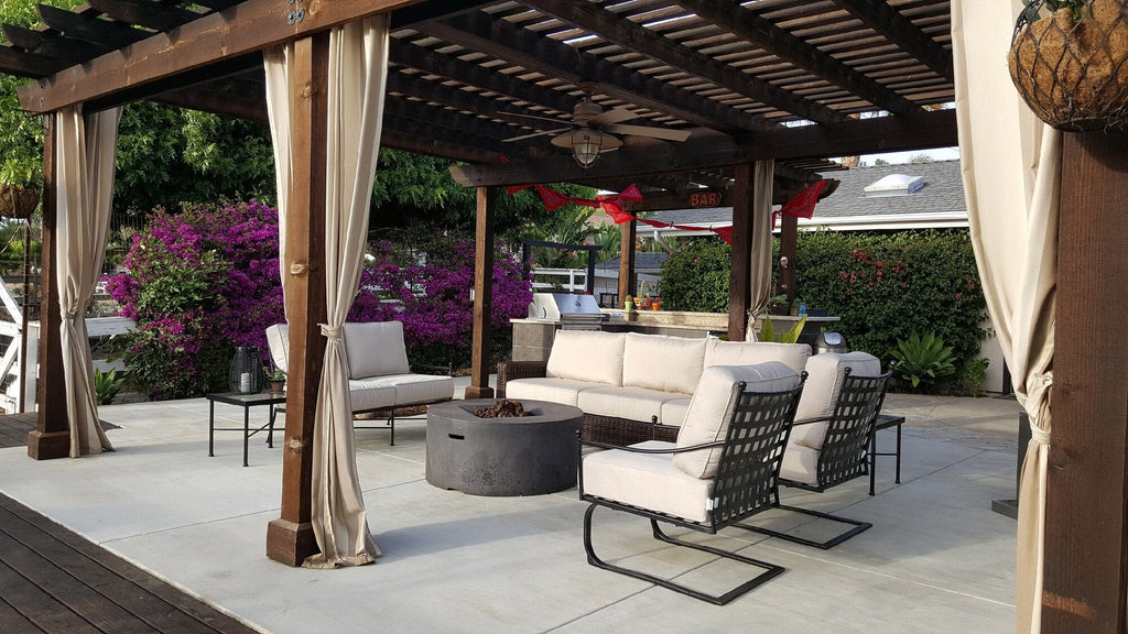 Provence Club Rocker Room Image 1
