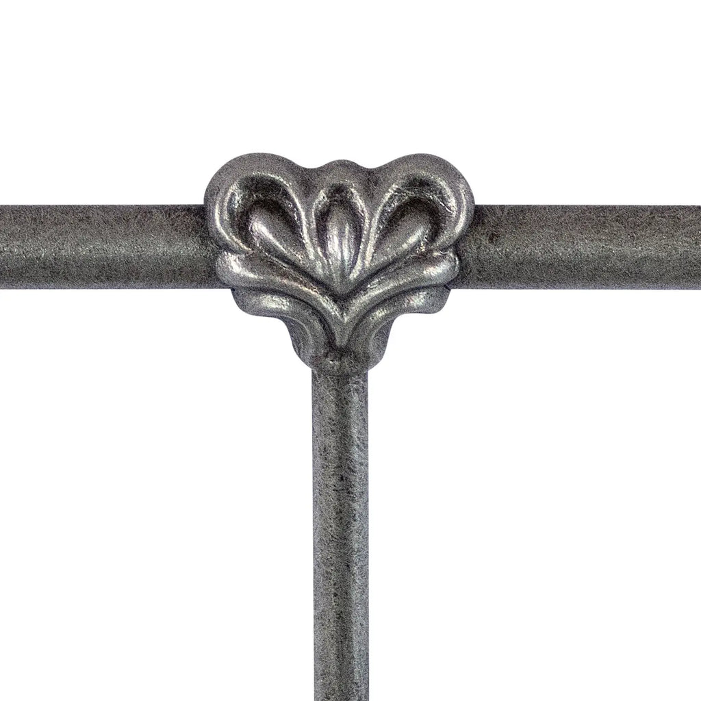Sena 1004 queen CBMPF Silver Bisque finish closeup