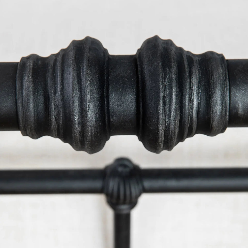 Sheffield 1039 queen CBMPF Aged Iron finish closeup