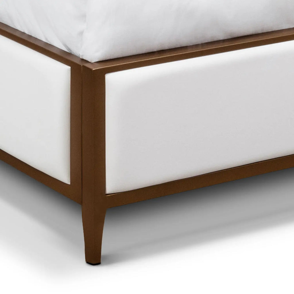 Spencer 1268 queen HBFS close up of the foot board